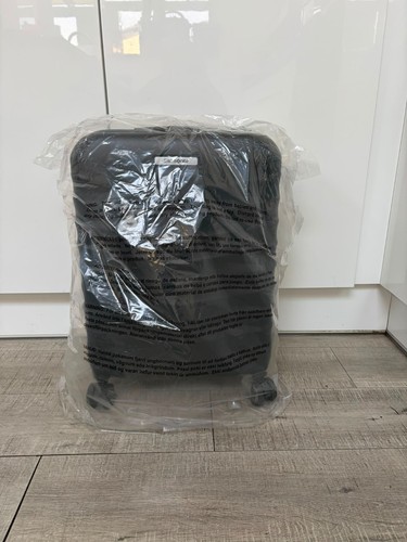 Cabin size hard samsonite - cabin,
