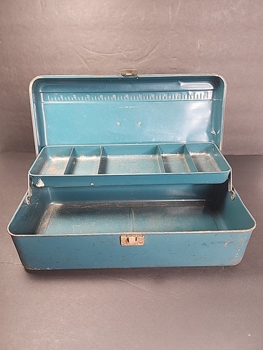 Vtg old metal tackle box - vtg,