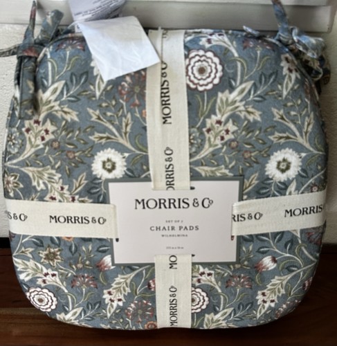 Morris blue floral chair - co,