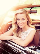 Reese Witherspoon Posig In The