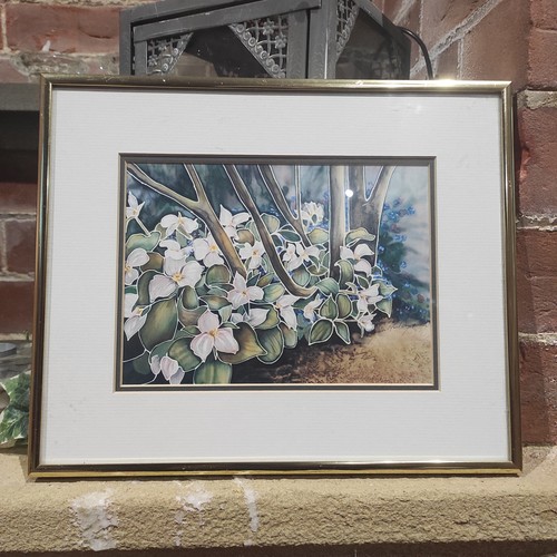 Dyes silk trillium flowers - on,