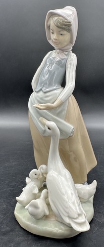 Lladro spain figurine girl - lladro spain,