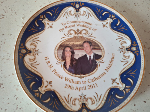 Royal crest wedding - royal,