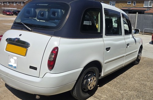 London taxi tx4 - taxi, white