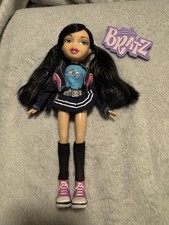 Bratz class kumi school doll 