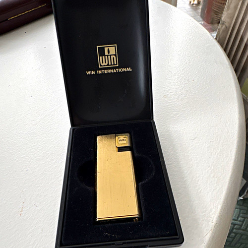 Win international gold tone - gold,