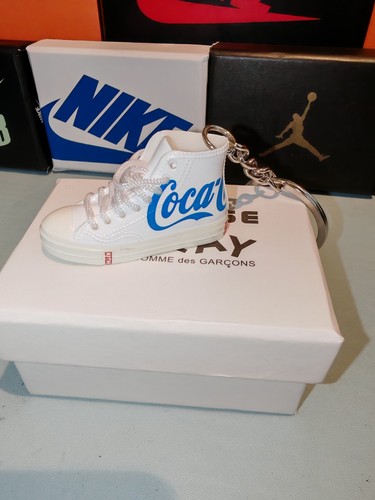 Mini converse keychain - converse,