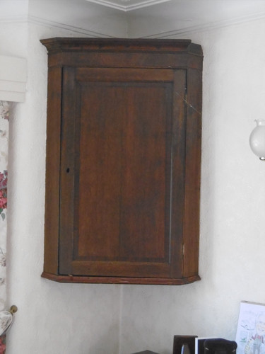 Antique dark oak plain corner