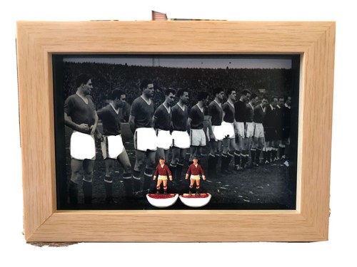Busby babes subbuteo framed - busby,
