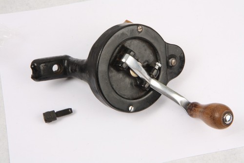 Singer sewing machine hand - sewing,