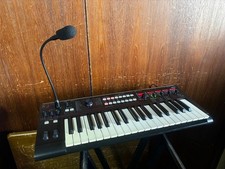 Korg R3 SYNTHESIZER/VOCODER w/