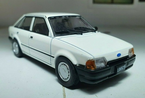Ford escort mk4 white - mk4,