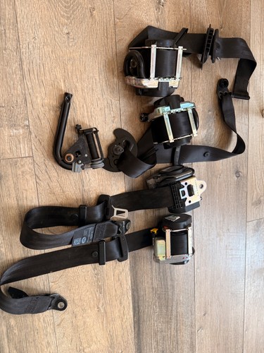 Range rover sport seat belt - range,