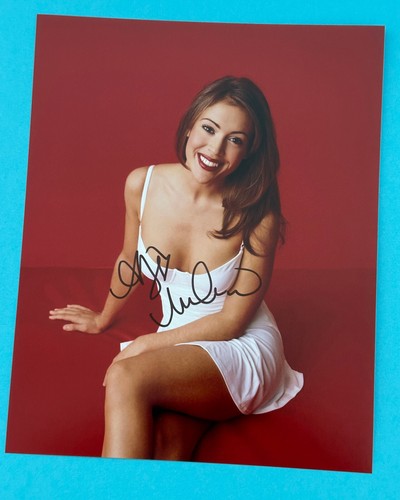 Alyssa milano sexy - alyssa, milano-sexy-signed