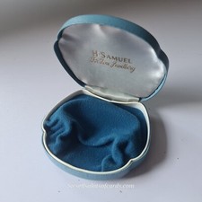 retro 60s 70s blue oyster shell design H Samuel fine jewellery box