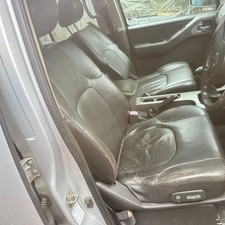 Nissan Pathfinder 2.5Dci Front
