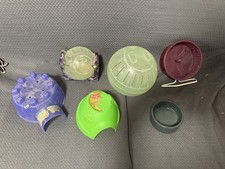 Lot Kaytee Small Supplies : 2 Igloo Habitat Hideout, 2 Roll Around Ball + Wheel