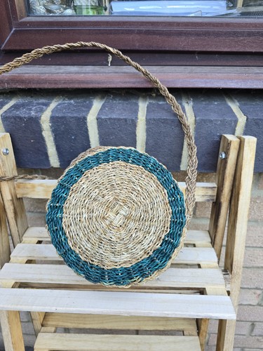 Handwoven round handbag - round,