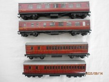 Hornby Dublo rolling stock. 4  x   coaches, details below.