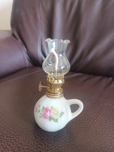 Vintage porcelain oil lamp - ,