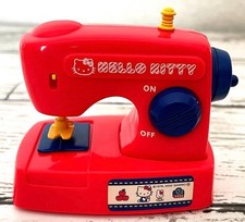 Sanrio Hello Kitty Retro Wind-Up Sewing Machine Toy Tomica