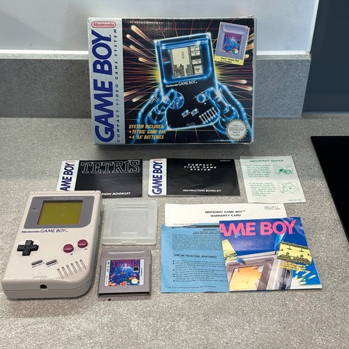 Nintendo gameboy console - nintendo,