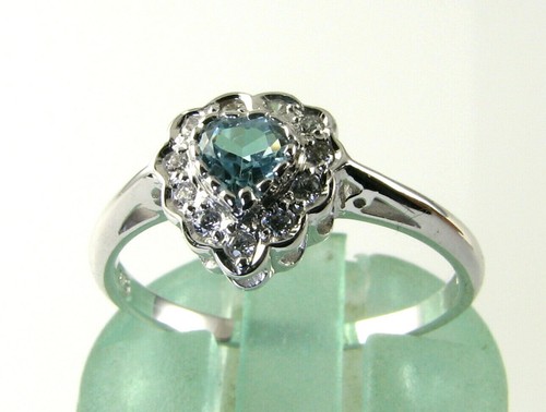 9ct white gold aquamarine - 9k,
