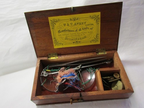 Antique t avery weighing - w,
