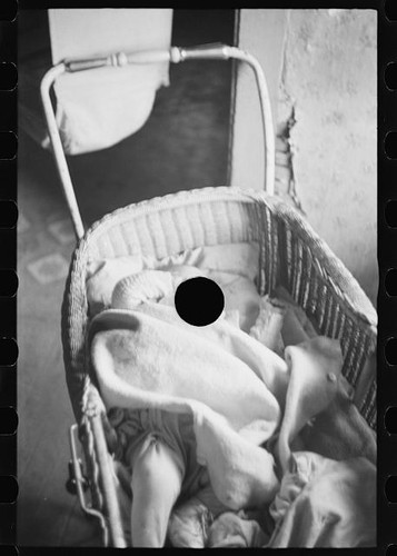 Photo 1930s baby - baby, wicker