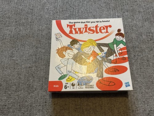 Hasbro 2011 twister game - hasbro,