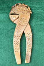 VINTAGE  WOODEN NUT CRACKER HAND CARVED