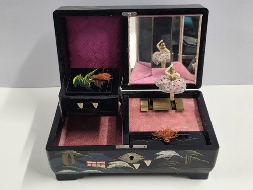 Chinese musical jewellery box - jewellery,