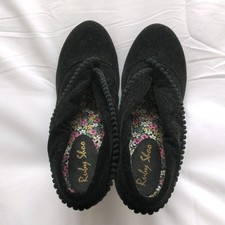 A pair of NEW & UNWORN ladies RUBY SHOO black Suede Court Shoes Size 6