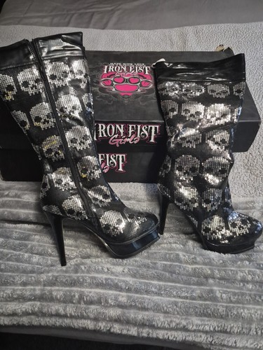 Iron fist knee - fist, boots