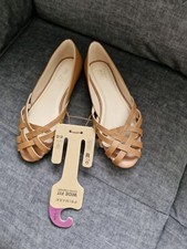 Ladies Size 5 Shoe