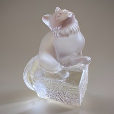 Lalique Cat Paw Up 