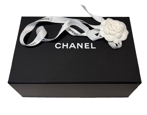 Chanel box with magnetic lid - magnetic,