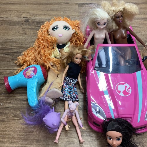 Barbie car with doll friends - barbie,
