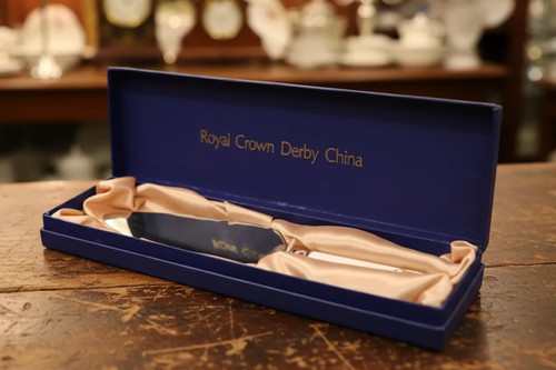 Royal crown derby house - crown,