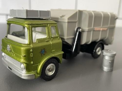 Dinky toys 978 bedford - toys,