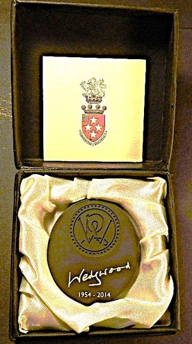 Wedgwood gift commemorate - wedgwood, to