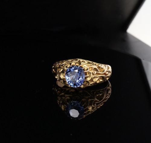 Vintage blue ceylon sapphire - ceylon,