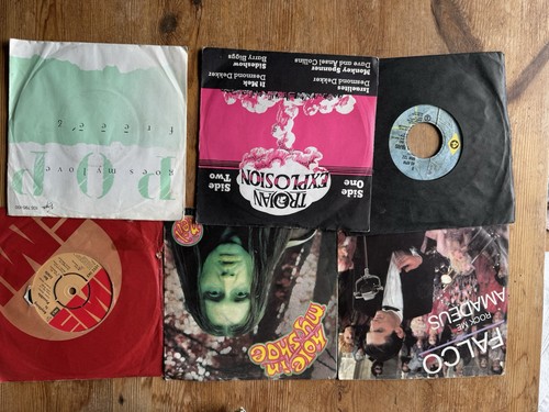 Vintage vinyl singles - 6,