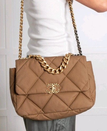 Authenticated chanel large - chanel, 19