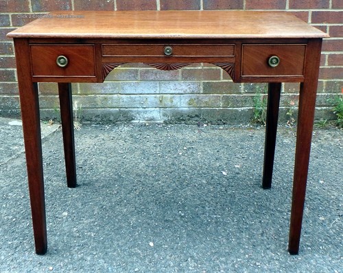 Georgian antique mahogany desk