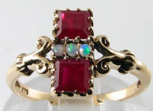 Dainty 9ct gold ruby aus - 9ct,