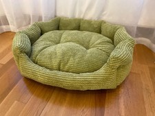 Snug & Cosy Oval pet bed UK