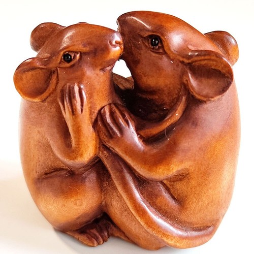 M8279 hand carved boxwood - hand,
