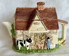 Decorative Vintage Leonardo Country Farm House Cottage Barn Novelty Tea Pot