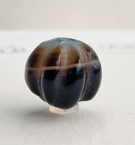 Antique tibetan agate melon - antique,